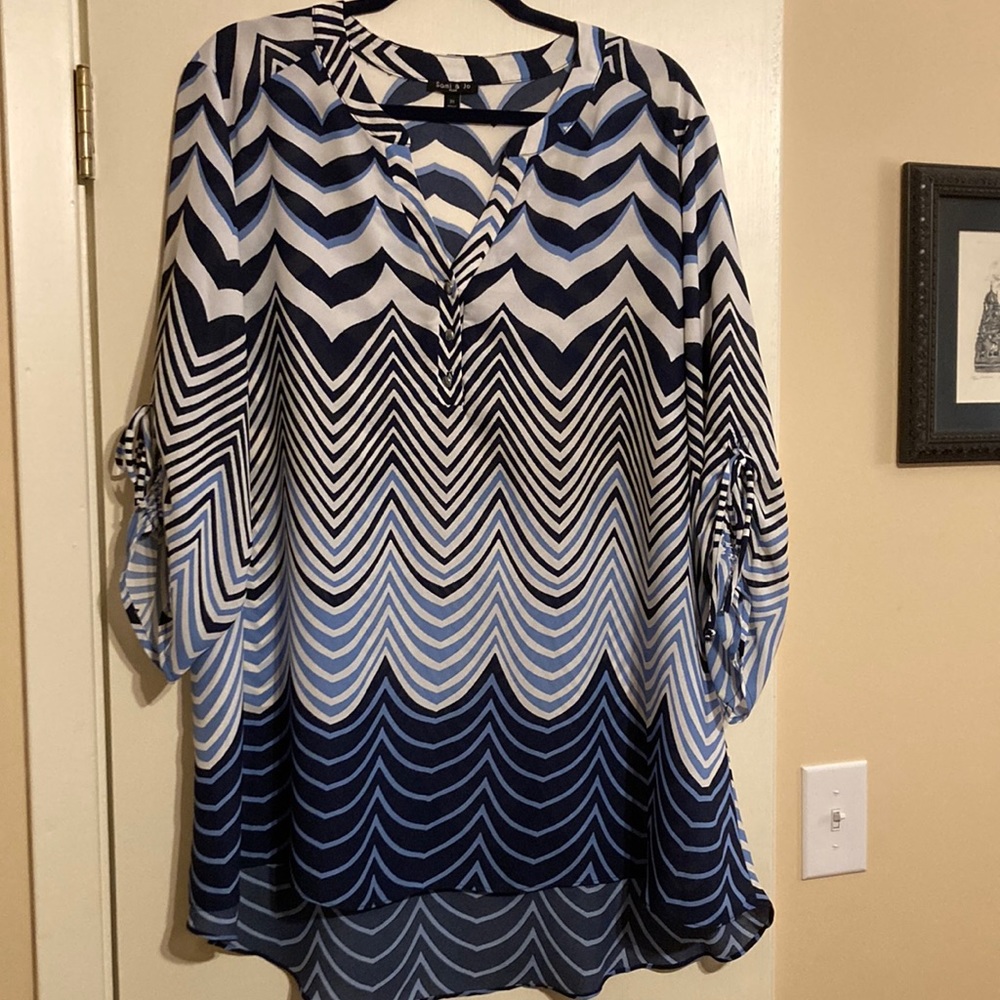 Sami & Jo plus hi lo navy blues chevron shirt